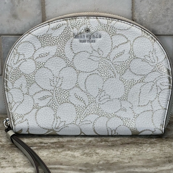Kate Spade Handbags - Kate Spade Larchmont Avenue Breezy Floral Half Moon Wristlet White Silver Floral